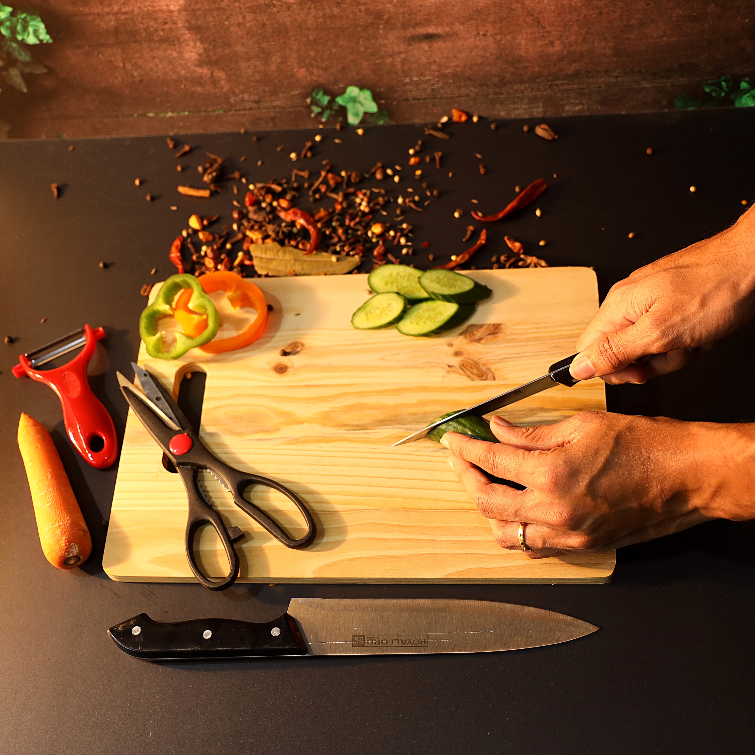 Royalford Two Chamber Cutting Board