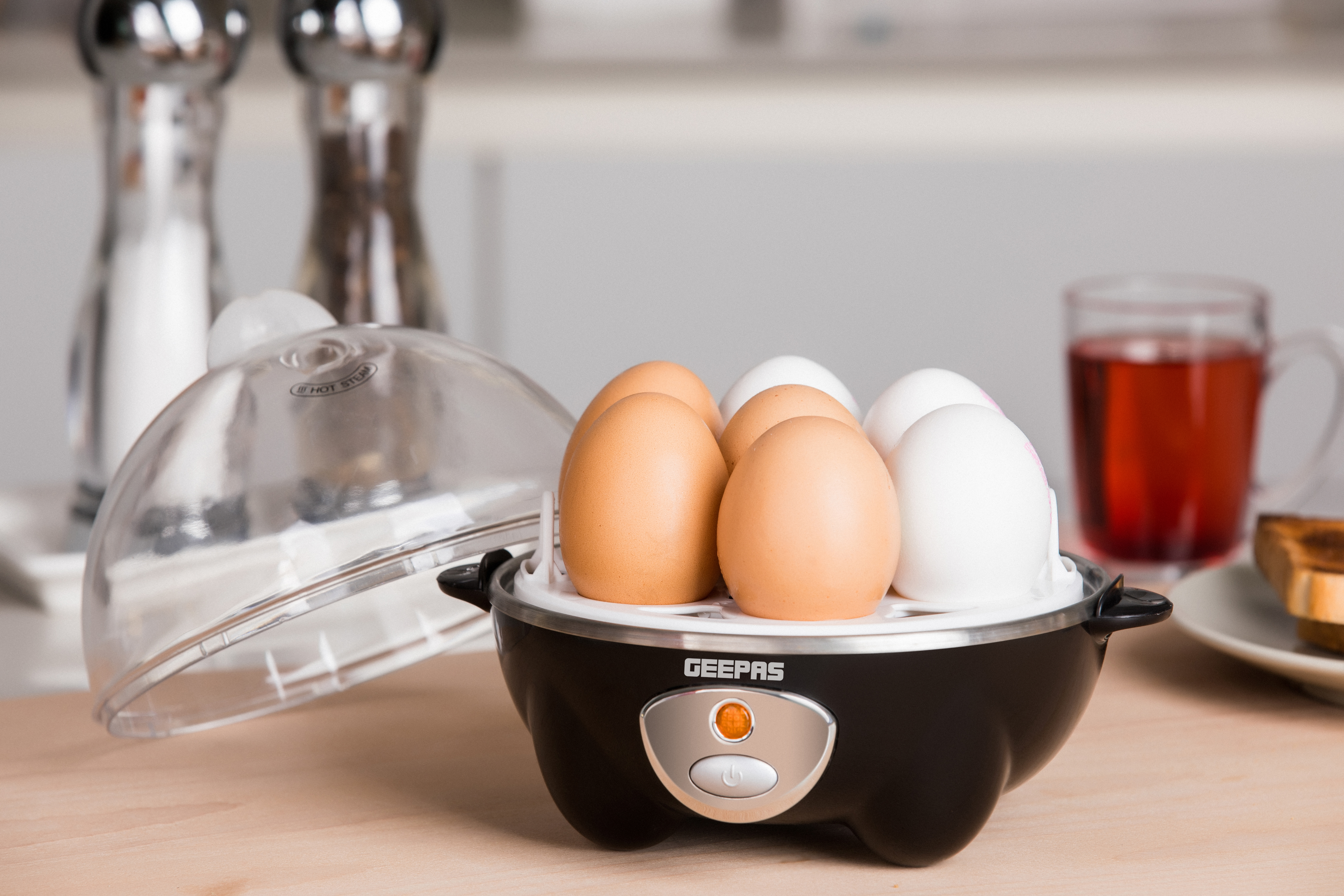 Geepas GEB63032UK 350W Egg Boiler - Egg Cooker, Measuring Cup with Egg  Piercer Included - Perfect Soft Medium & Hard Boiled Eggs - Up to 7 Egg  Capacity - 2 Year Warranty