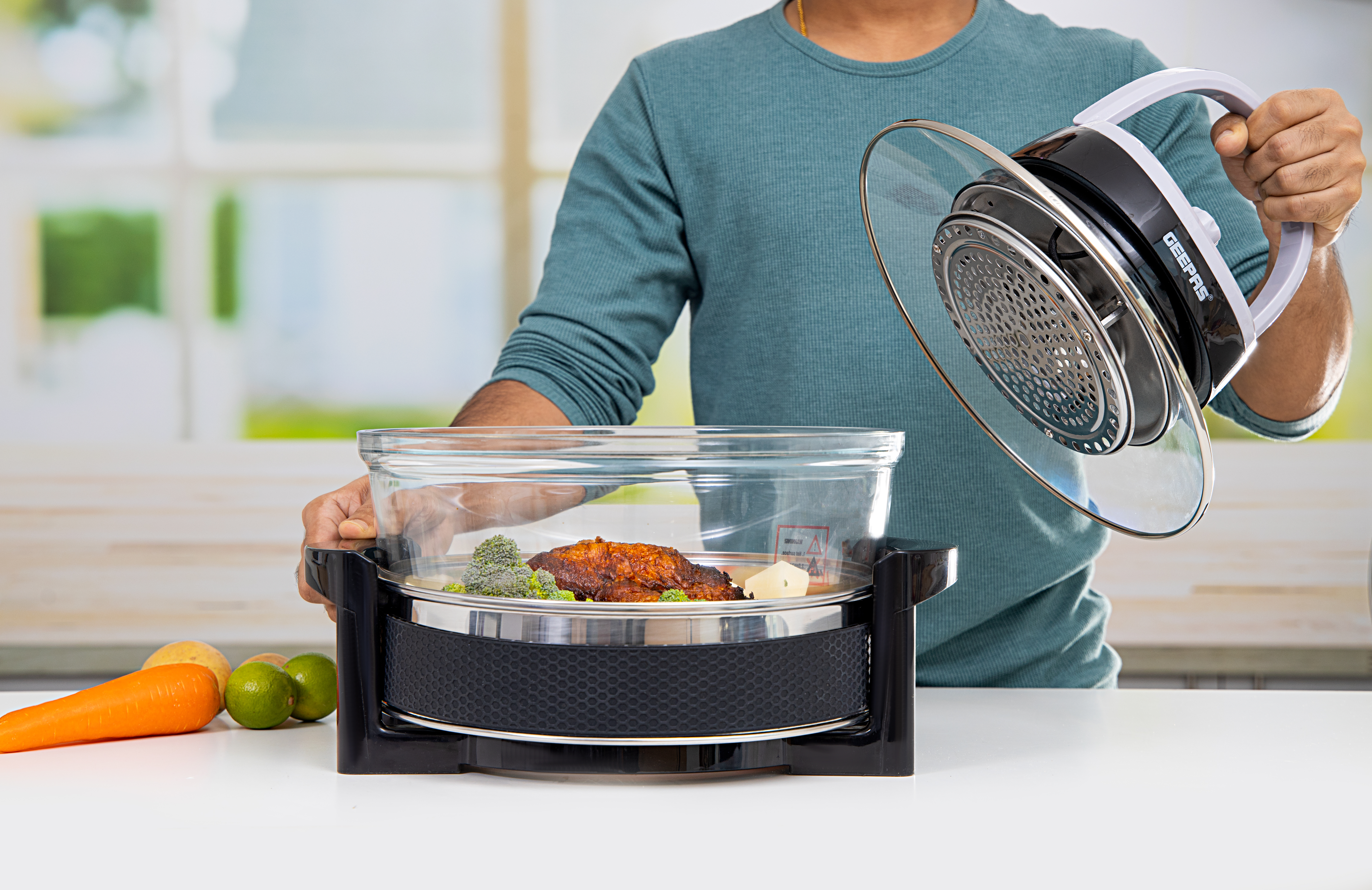 Geepas 1400W Turbo Halogen Oven 17L, 60min Timer, Adjustable Temperature  Control, Self Clean Function & Low Fat Air Fryer