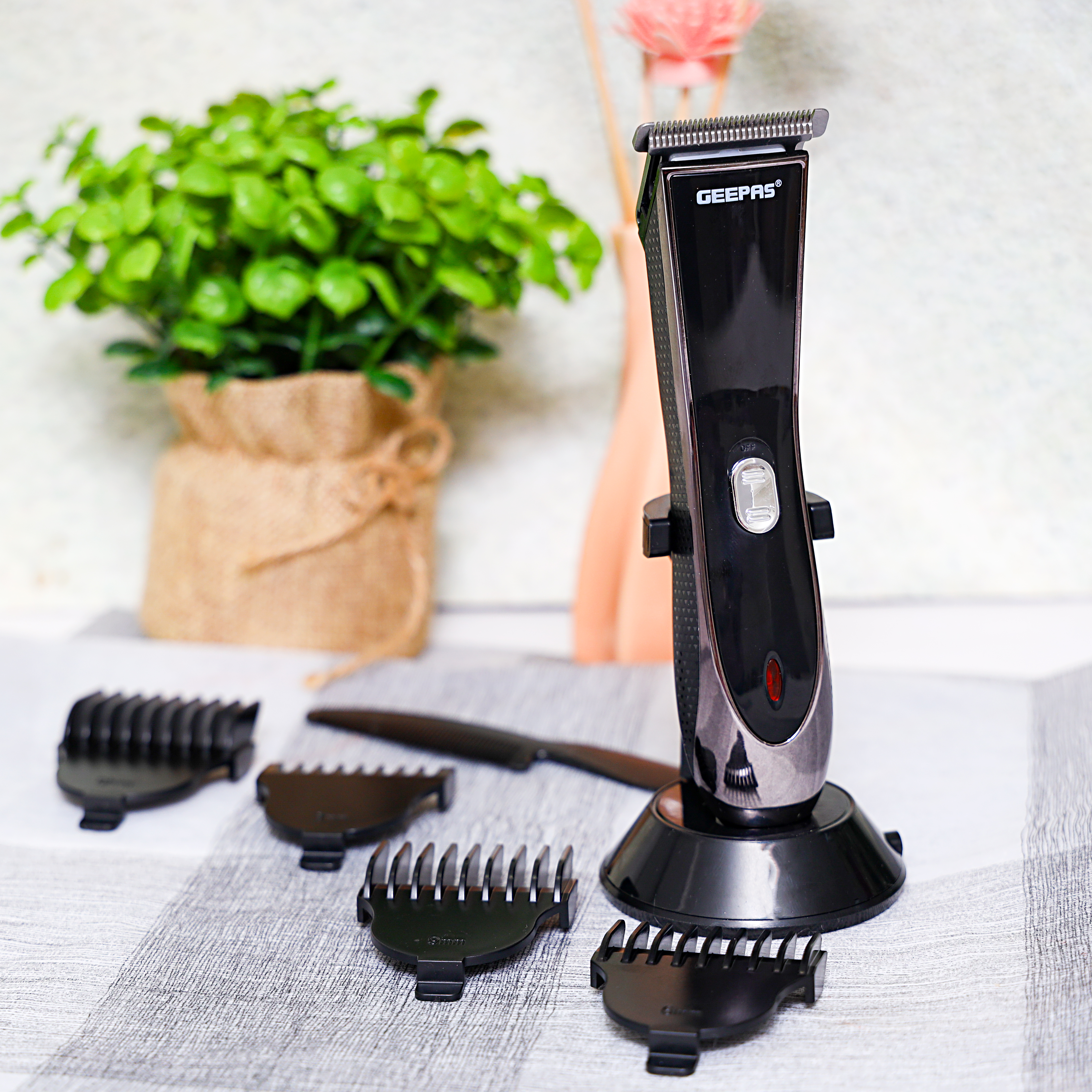 Geepas GTR56024N beard trimmer
