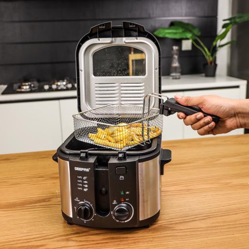 display image 3 for product Geepas GDF36014 Deep Fryer - Adjustable Temperature 130-190 with 30 Minute Timer & Indicator Light | Non-Stick Inner Pot | Perfect for French Fries, Chicken Wings