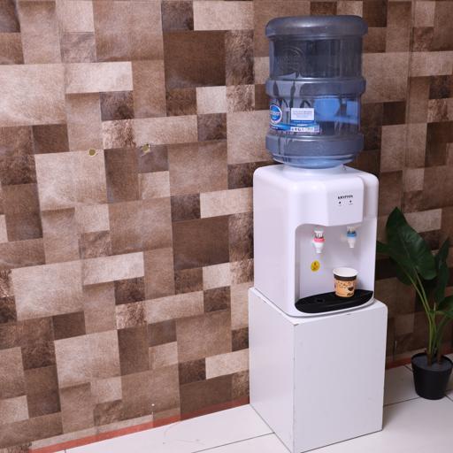 Water dispenser stand clearance hot and cold