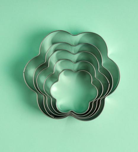 display image 1 for product Cookie Cutter, 5pcs Stainless Steel Flower Shaped, DC2484 | Food Grade Material Flower Shaped Cookie Cutters with Sharp Bottom Edge | Highly Durable & Lightweight