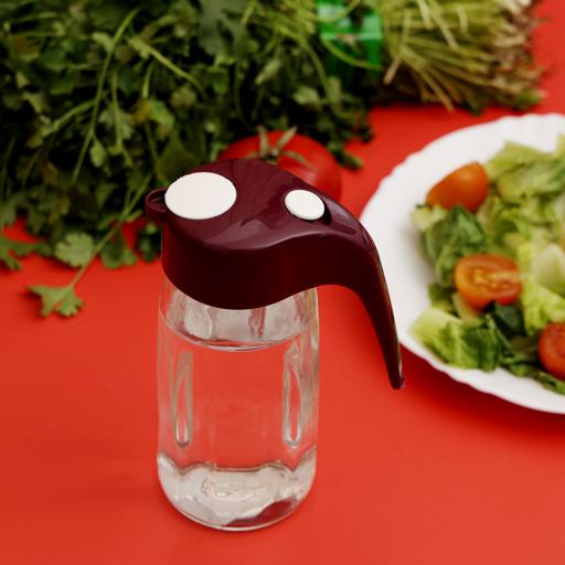 Salad Dressing Container With Easy Pour Out And Spill Proof Spout