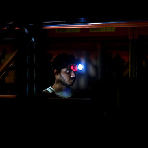 display image 2 for product Geepas GHL51011 - Rechargeable LED Head Torch 1500mAh - Super Bright Led 3W, 7 Hours Working Time, Perfect to Multiple Use Like Construction Site, Campaigning, Hiking, Climbing & More | 2 Years Warranty