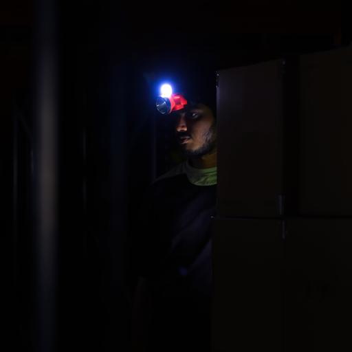 display image 6 for product Geepas GHL51011 - Rechargeable LED Head Torch 1500mAh - Super Bright Led 3W, 7 Hours Working Time, Perfect to Multiple Use Like Construction Site, Campaigning, Hiking, Climbing & More | 2 Years Warranty