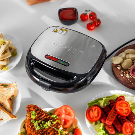 Geepas 750W 4 Slice Sandwich Maker - Cooks Delicious Crispy Sandwiches Cool  Touch Handle, Automatic Temperature Control & Detachable Sandwich Toaster, Breakfast  Sandwiches & More