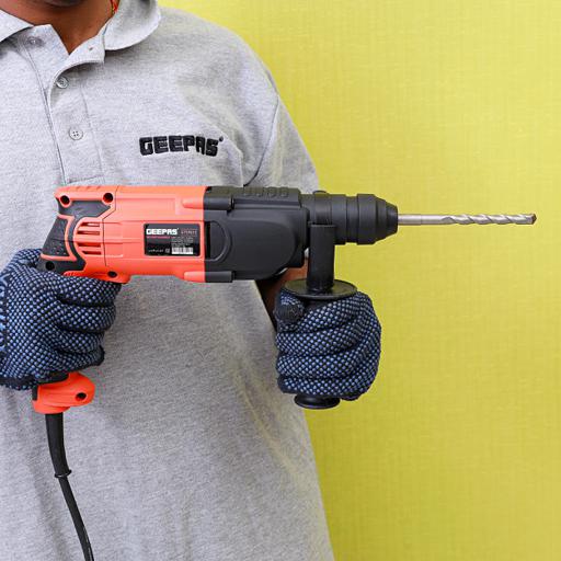 display image 2 for product Geepas 550W Rotary Hammer For Cordless Drilling And Chiselling With Keyless Chuck, Essential
