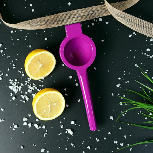 Plastic hotsell lemon squeezer