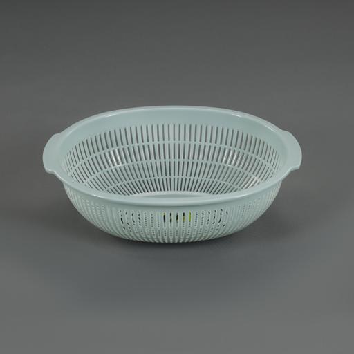 display image 3 for product Royalford Plastic Oval Vegetable Strainer