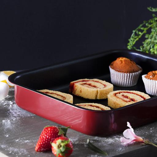 display image 3 for product Royalford Non-Stick Square Baking Tray, 32 Cm