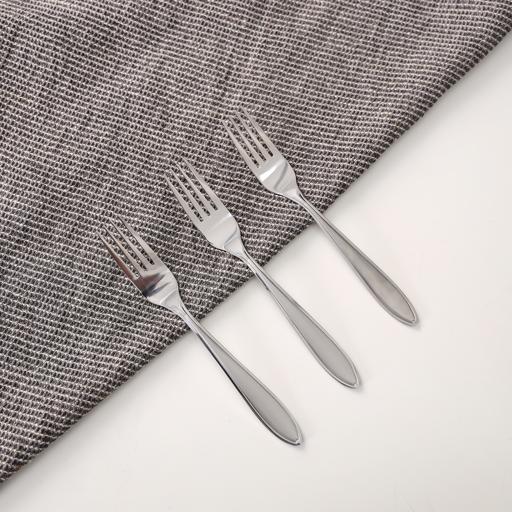 display image 5 for product Royalford 3Pcs Table Fork Set - Ideal For Eating Salad, Dessert, Appetizer, Fruit Salad, Chinese Food