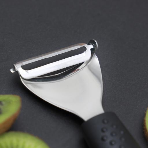 display image 3 for product Royalford 2Pcs Utility Knife Set - Knife & Peeler With Stainless Steel Sharp Blades, Comfortable